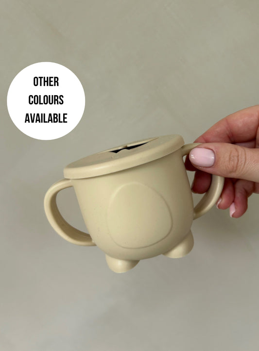 Silicone snack pot with handles